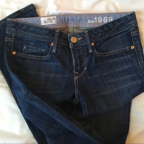 EUC Gap 1969 Real Straight Jeans - Picture 2 of 4